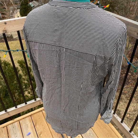 2for$30 NWOT Black & White Striped Button Shirt Blouse Size 12 - Picture 8 of 8